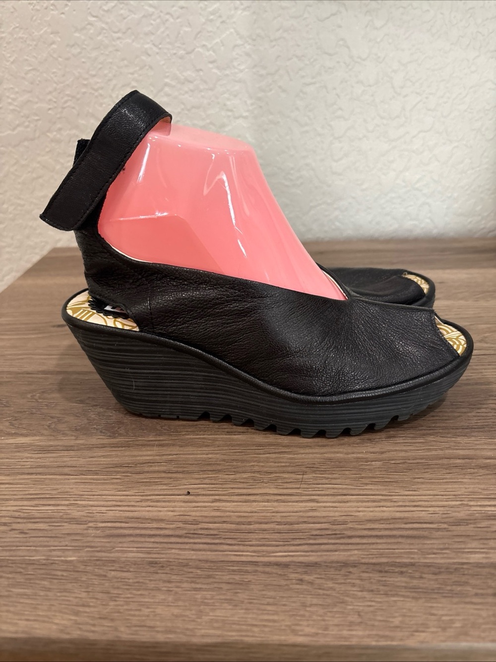 Fly London Women's Black Leather Peep Heel Sandals Sz 37 Shoes